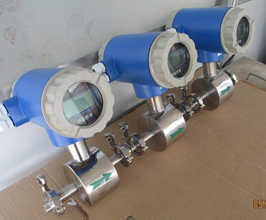 卡箍電磁流量計.jpg 卡箍電磁流量計.jpg