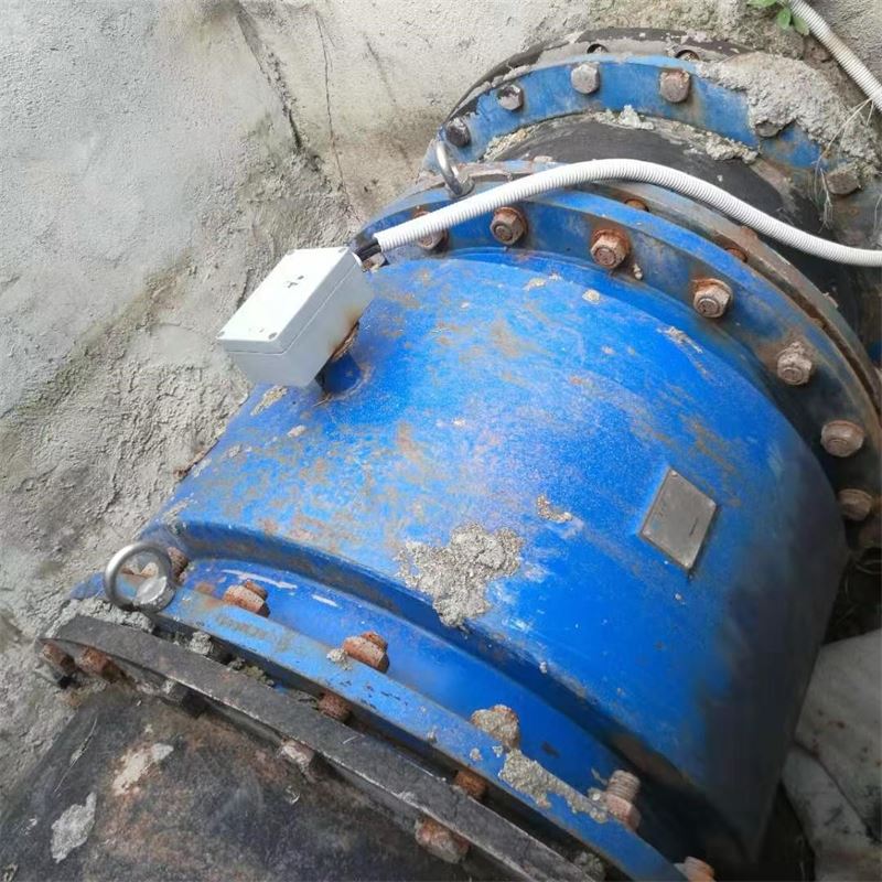 室外、井下污水測(cè)量電磁流量計(jì)安裝現(xiàn)場(chǎng)